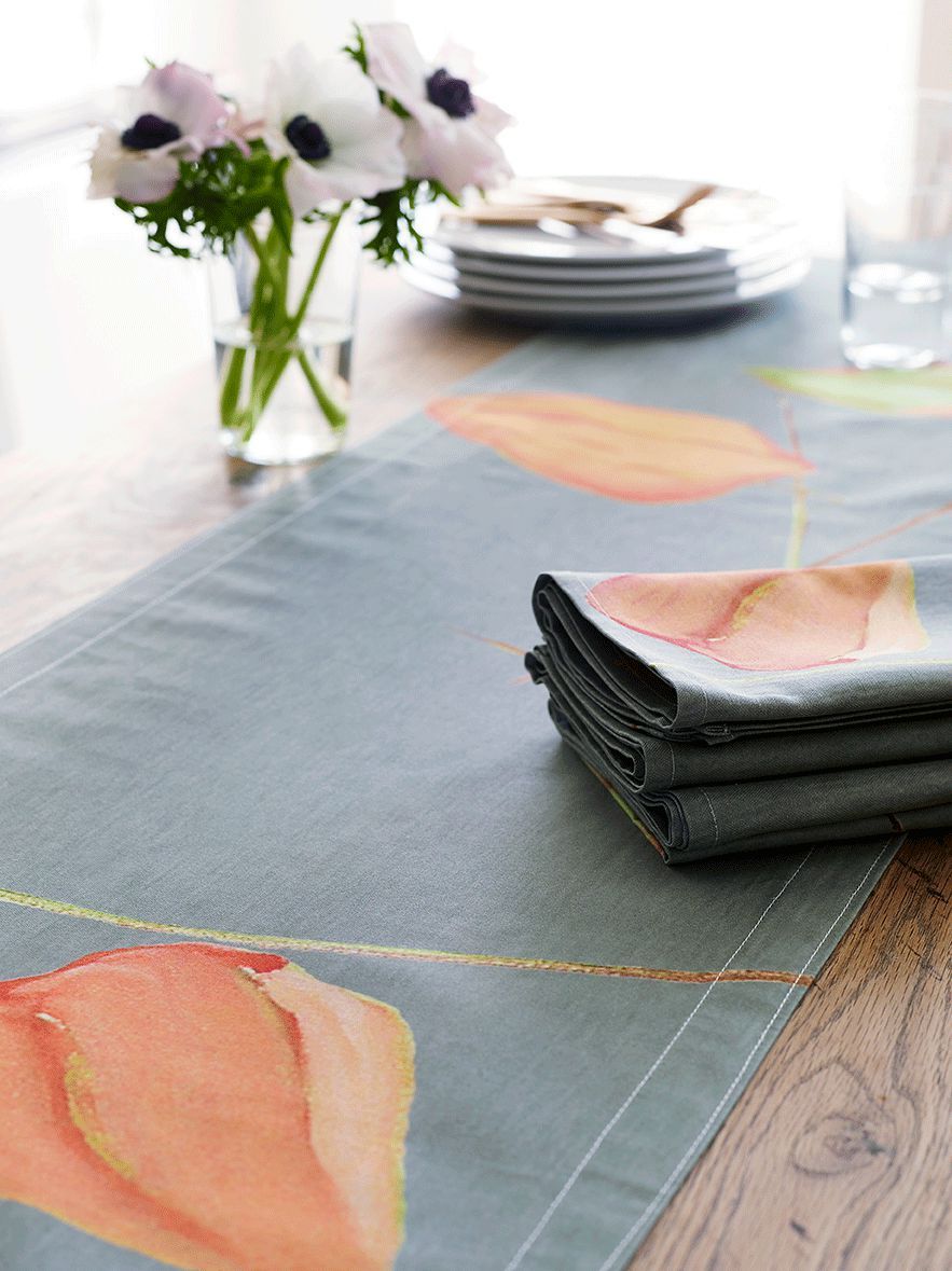 Table Runner: Lanterns on Grey