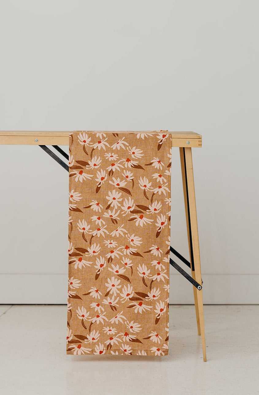 Table Runner: Floral
