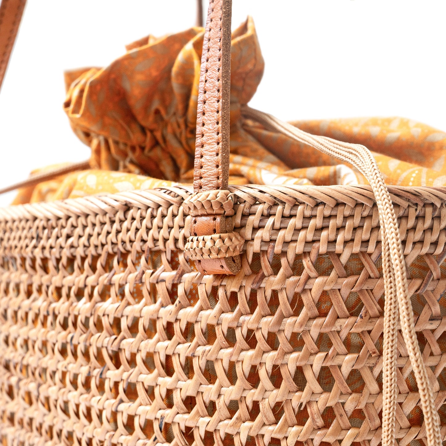 Tote- Rattan Mesh Tote Shopper