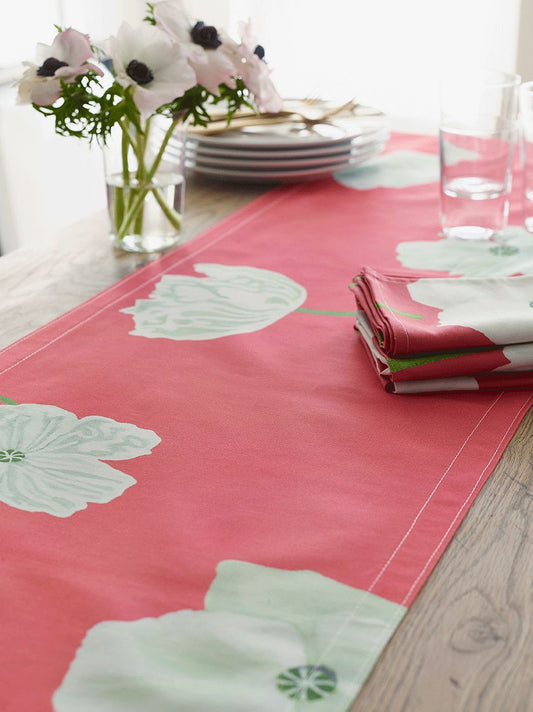 Table Runner: White Poppies on Pink